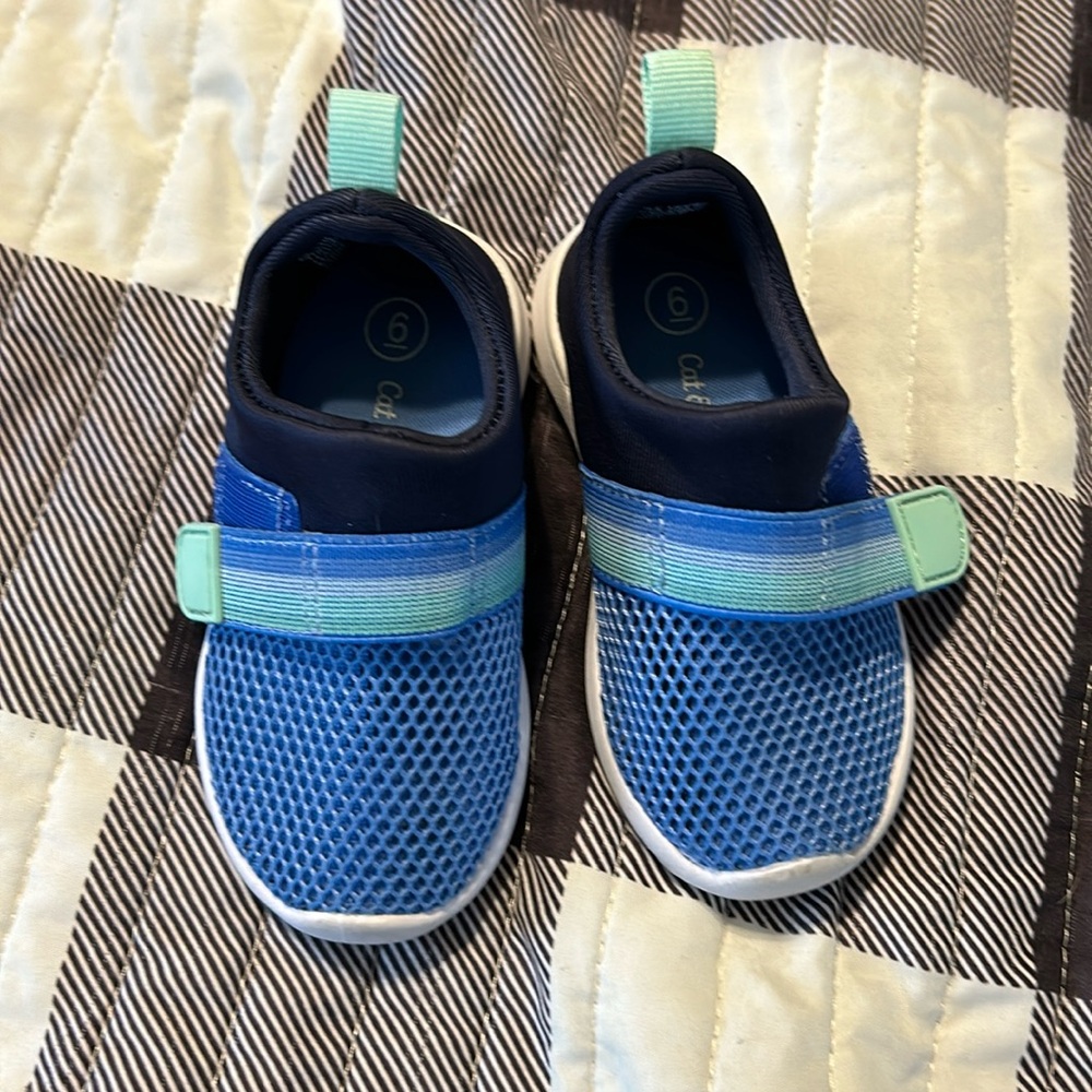 NWOT cat and jack sneaker
